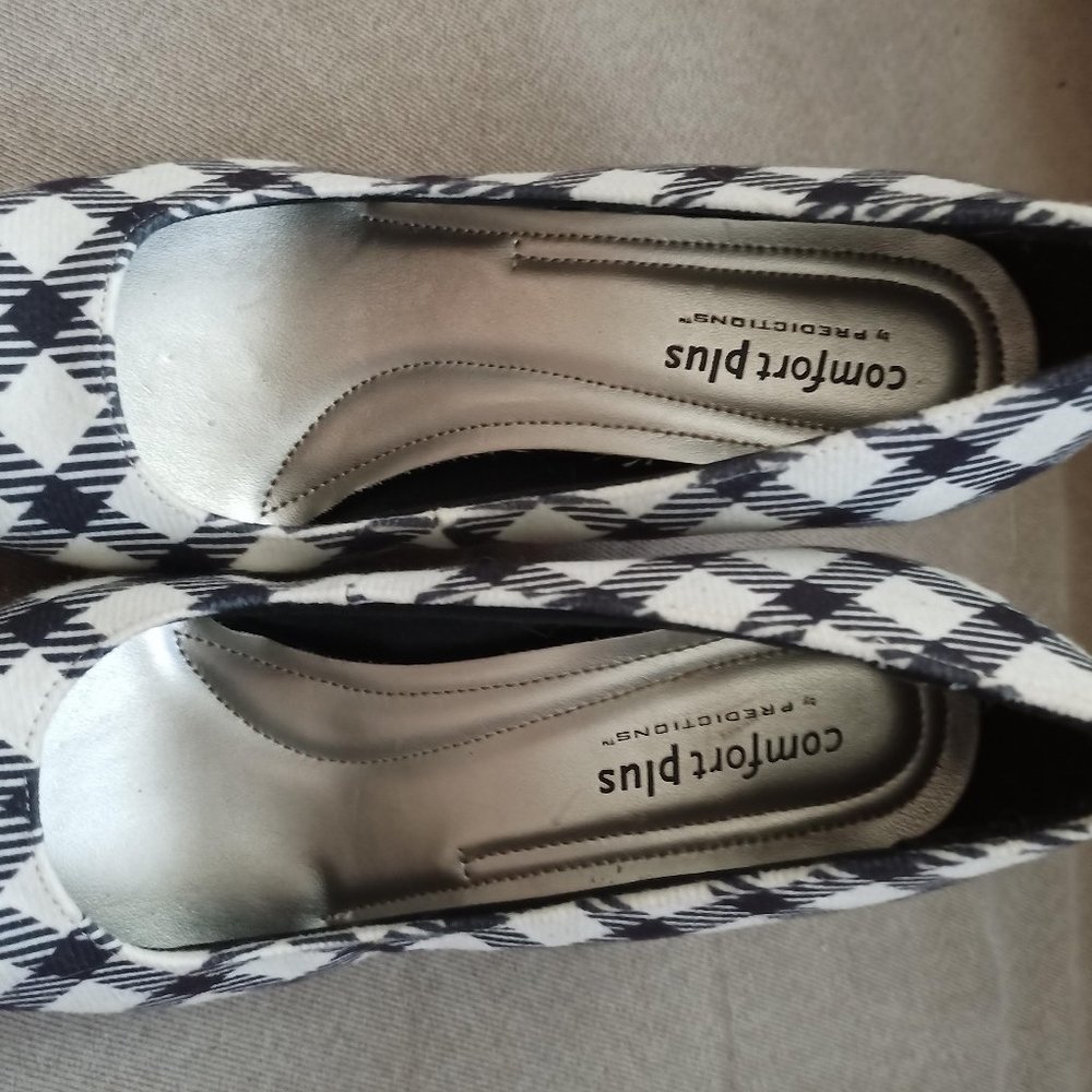 Sz 5.5 Comfort Plus by Predictions Plaid Heels